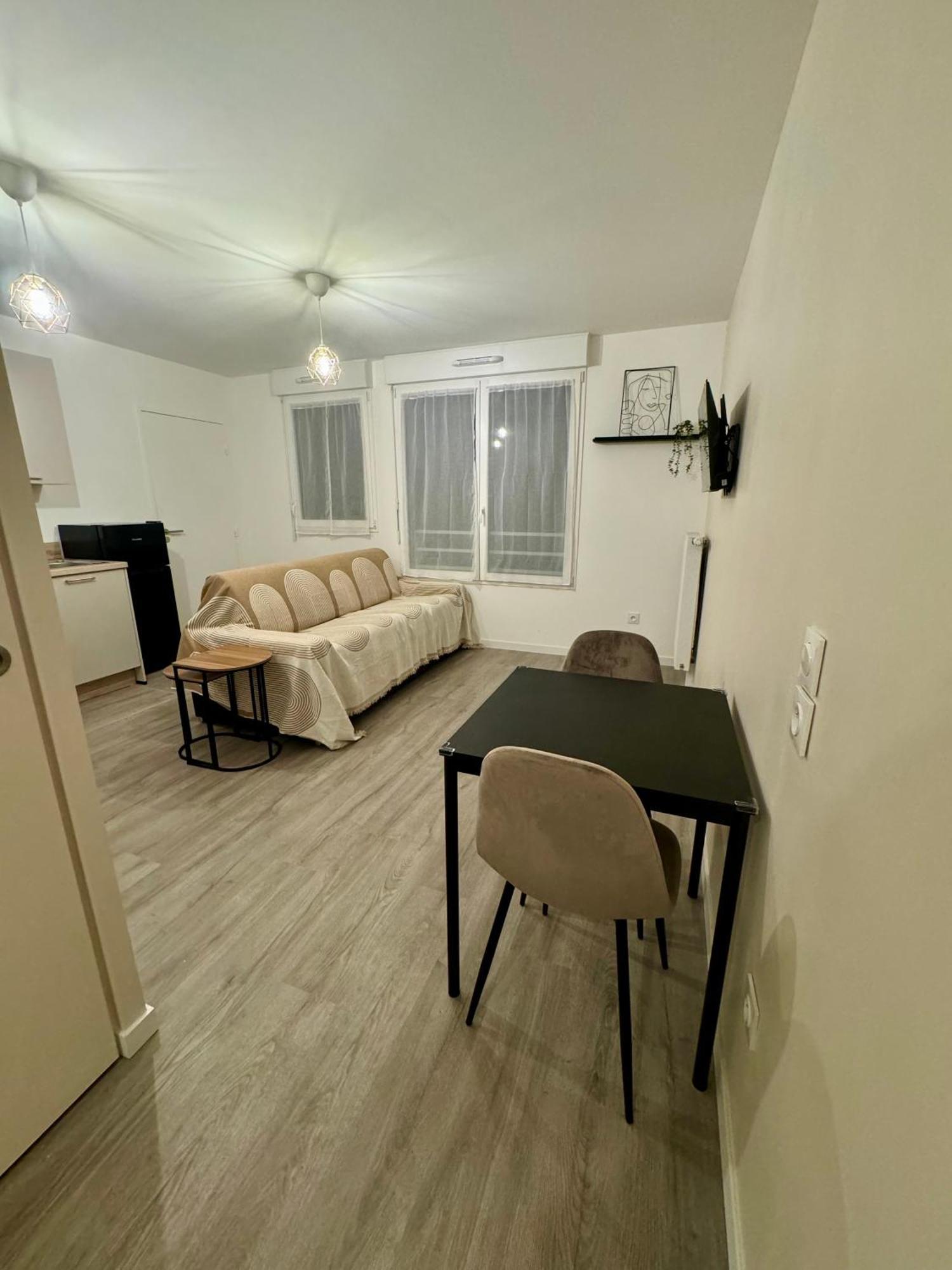 Studio Moderne Et Tout Equipe, Proche Du Rer, Paris & Aeroport D'Orly En 20 Min, Lit Bebe Sur Demande Vitry-sur-Seine Dış mekan fotoğraf